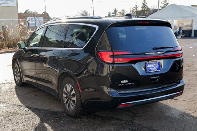 used 2021 Chrysler Pacifica car, priced at $17,900