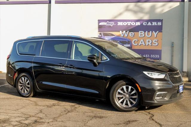 used 2021 Chrysler Pacifica car, priced at $17,900