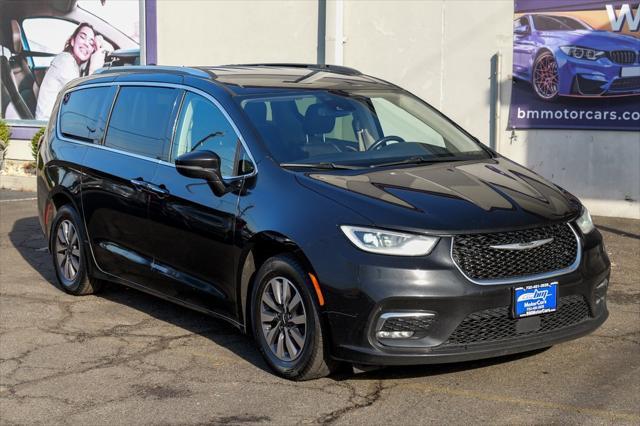 used 2021 Chrysler Pacifica car, priced at $17,900