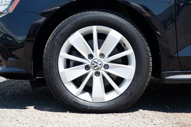 used 2016 Volkswagen Jetta Hybrid car, priced at $9,700