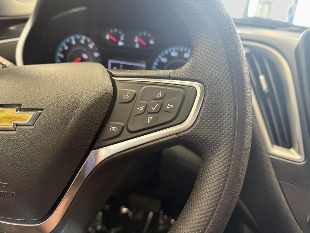 new 2025 Chevrolet Malibu car