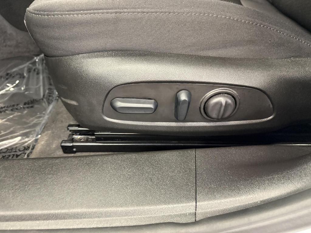 new 2025 Chevrolet Malibu car