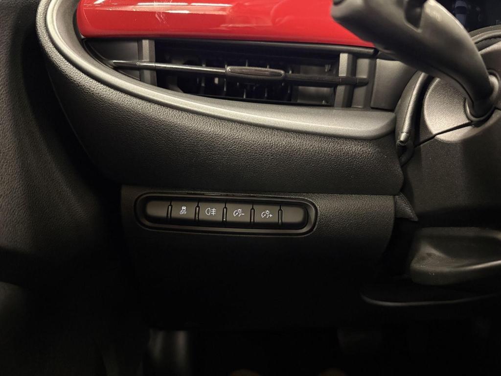 new 2024 FIAT 500e car