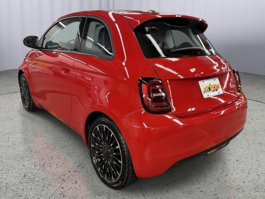 new 2024 FIAT 500e car