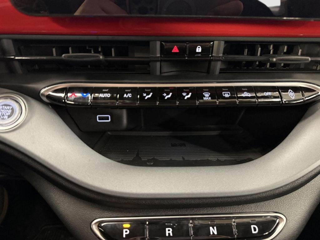 new 2024 FIAT 500e car