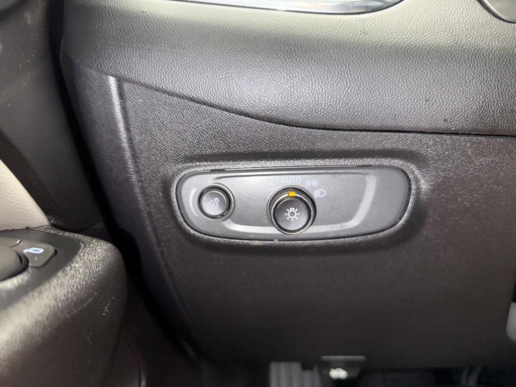 used 2018 Chevrolet Equinox car, priced at $9,986
