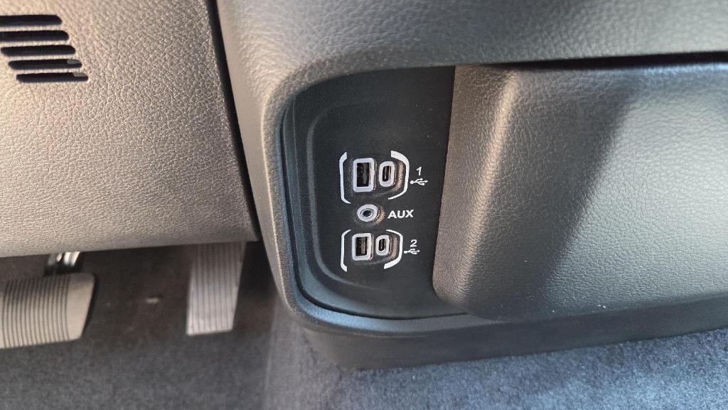 new 2025 Ram 1500 car, priced at $43,984