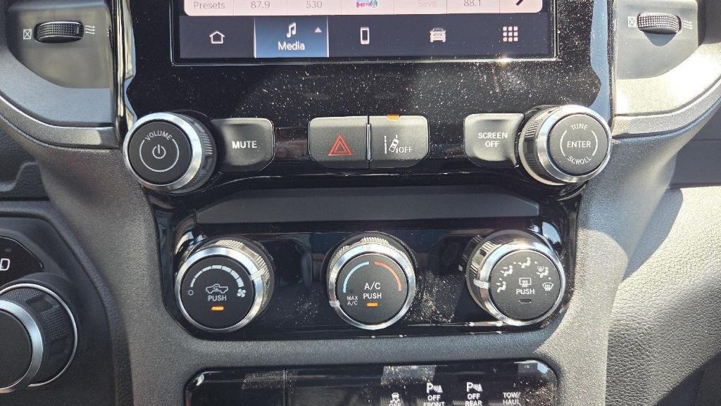 new 2025 Ram 1500 car, priced at $43,984