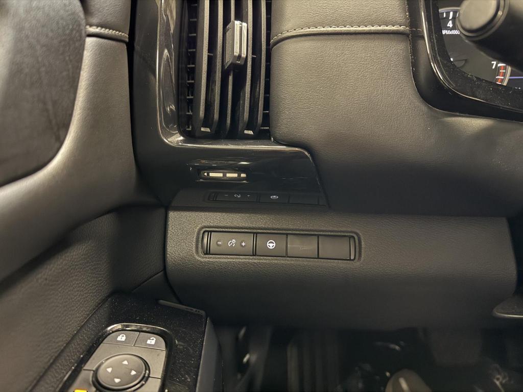 used 2022 Nissan Pathfinder car, priced at $24,487