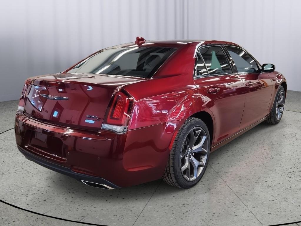 used 2022 Chrysler 300 car, priced at $29,086