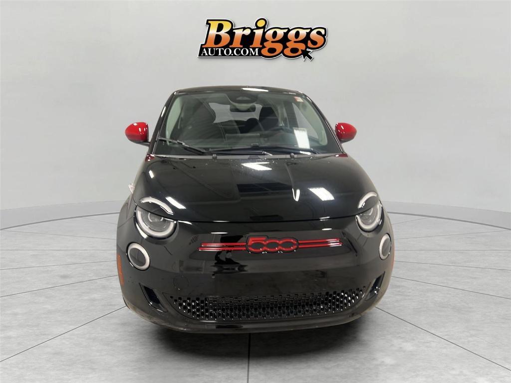 new 2024 FIAT 500e car