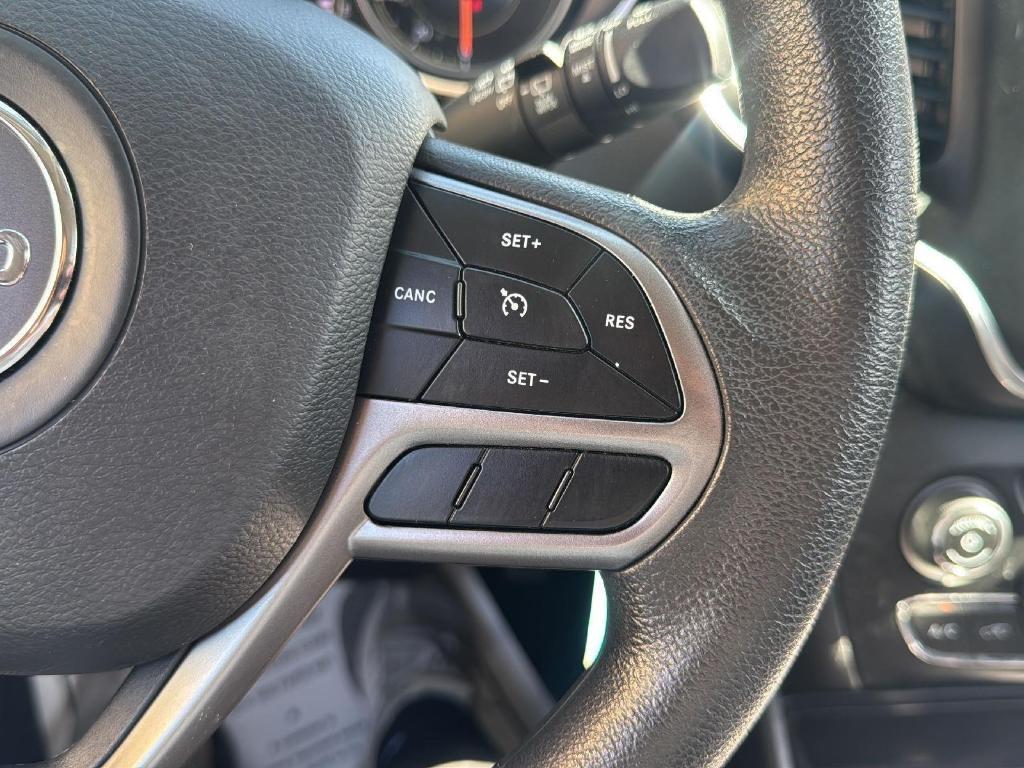 used 2020 Jeep Cherokee car, priced at $18,987