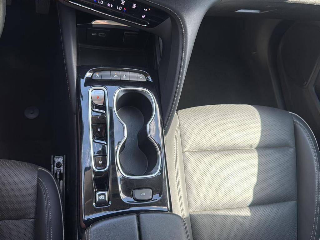 used 2023 Buick Envision car, priced at $26,786