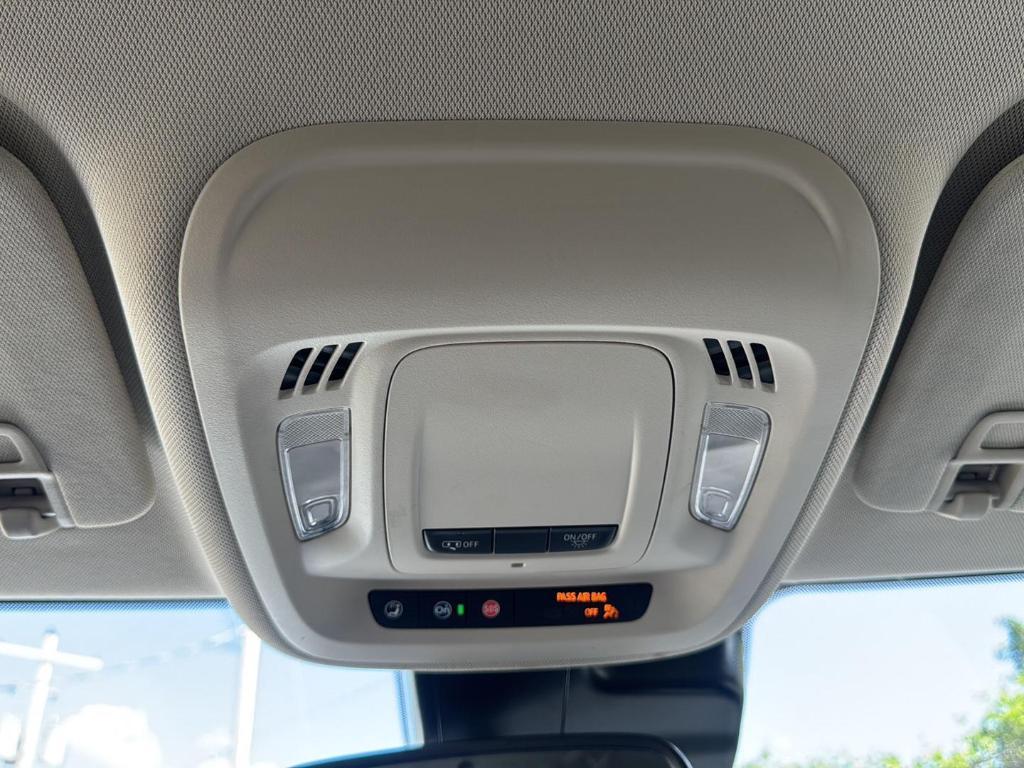 used 2023 Buick Envision car, priced at $26,786