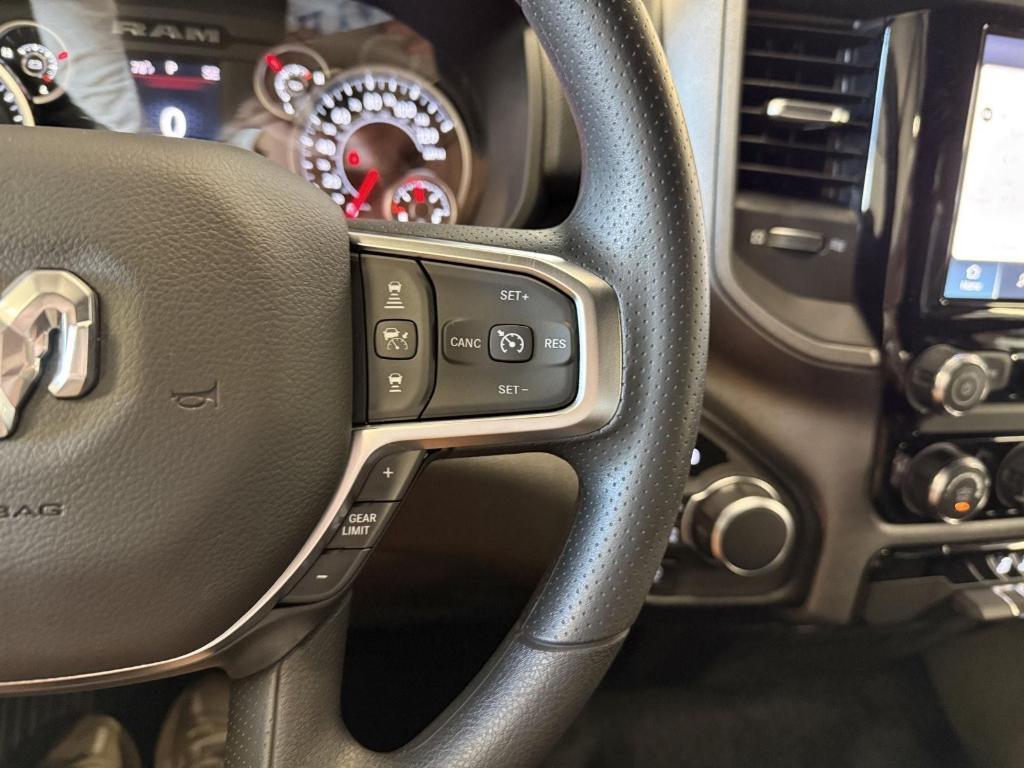 new 2025 Ram 1500 car, priced at $43,913