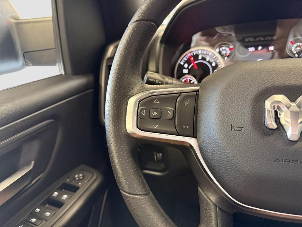 new 2025 Ram 1500 car, priced at $43,913