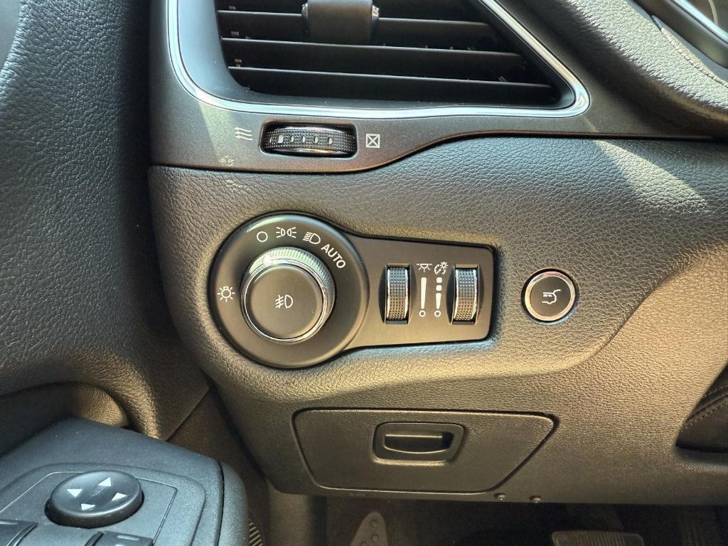 used 2020 Jeep Cherokee car, priced at $20,595