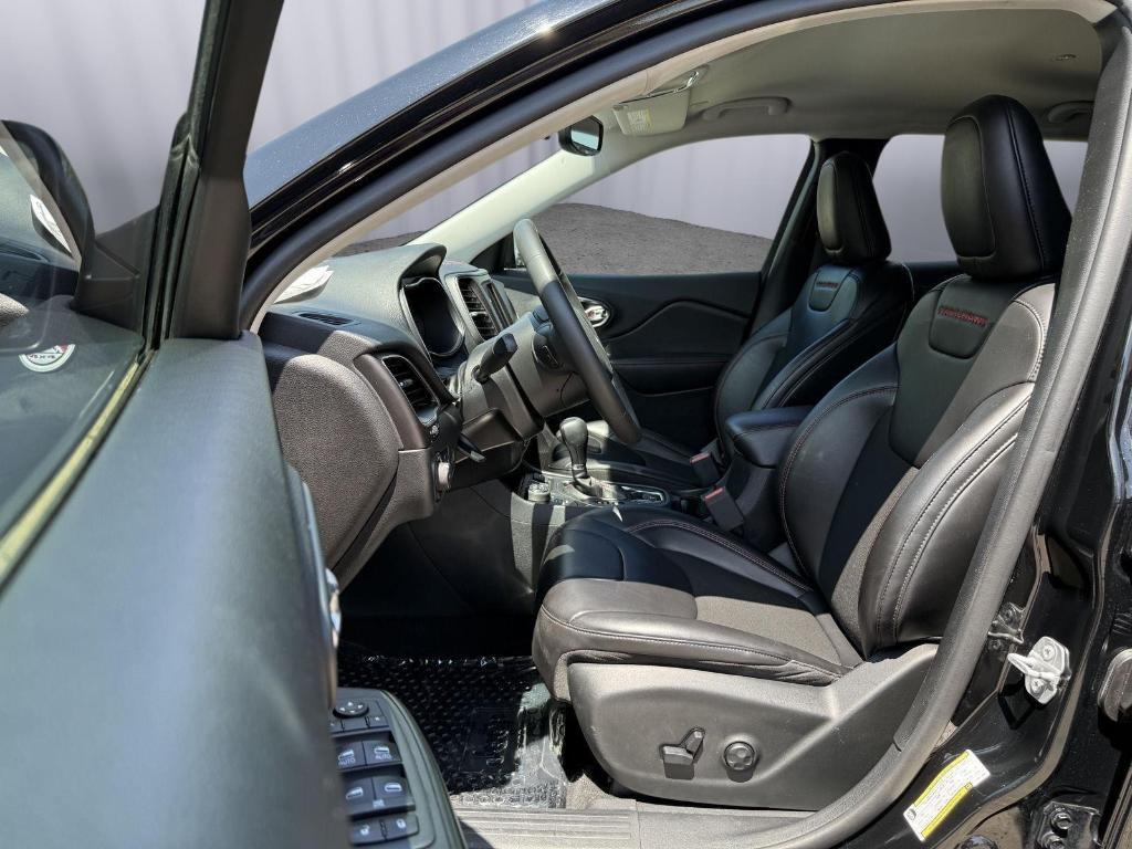 used 2020 Jeep Cherokee car, priced at $20,595