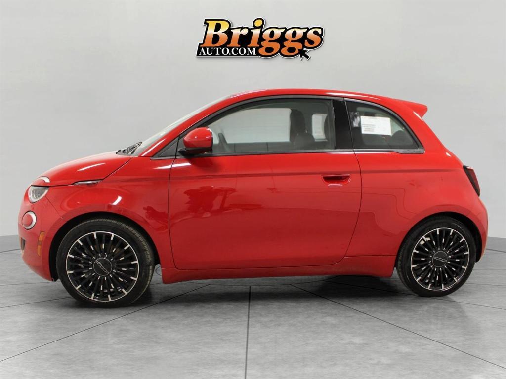 new 2024 FIAT 500e car, priced at $33,595