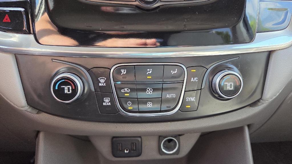 used 2021 Chevrolet Traverse car, priced at $26,186