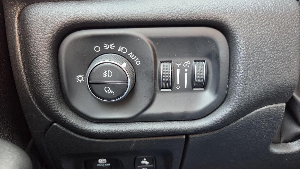 new 2025 Ram 1500 car, priced at $54,478