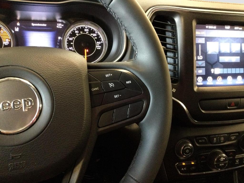 used 2022 Jeep Cherokee car, priced at $26,787