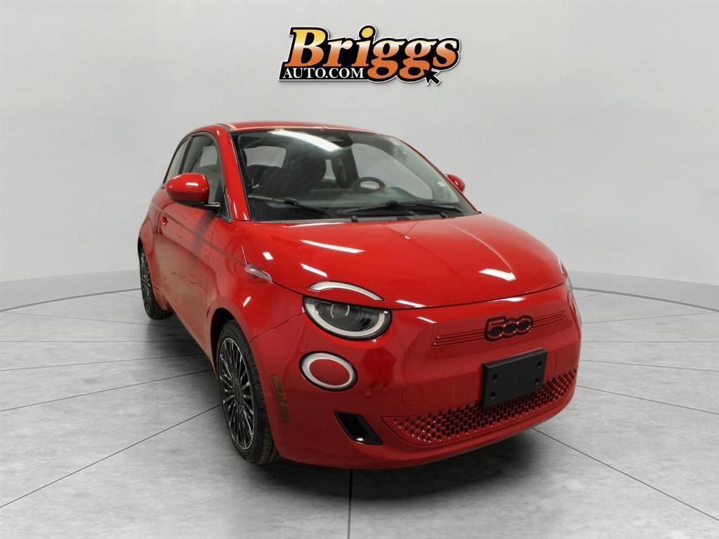 new 2024 FIAT 500e car, priced at $33,595