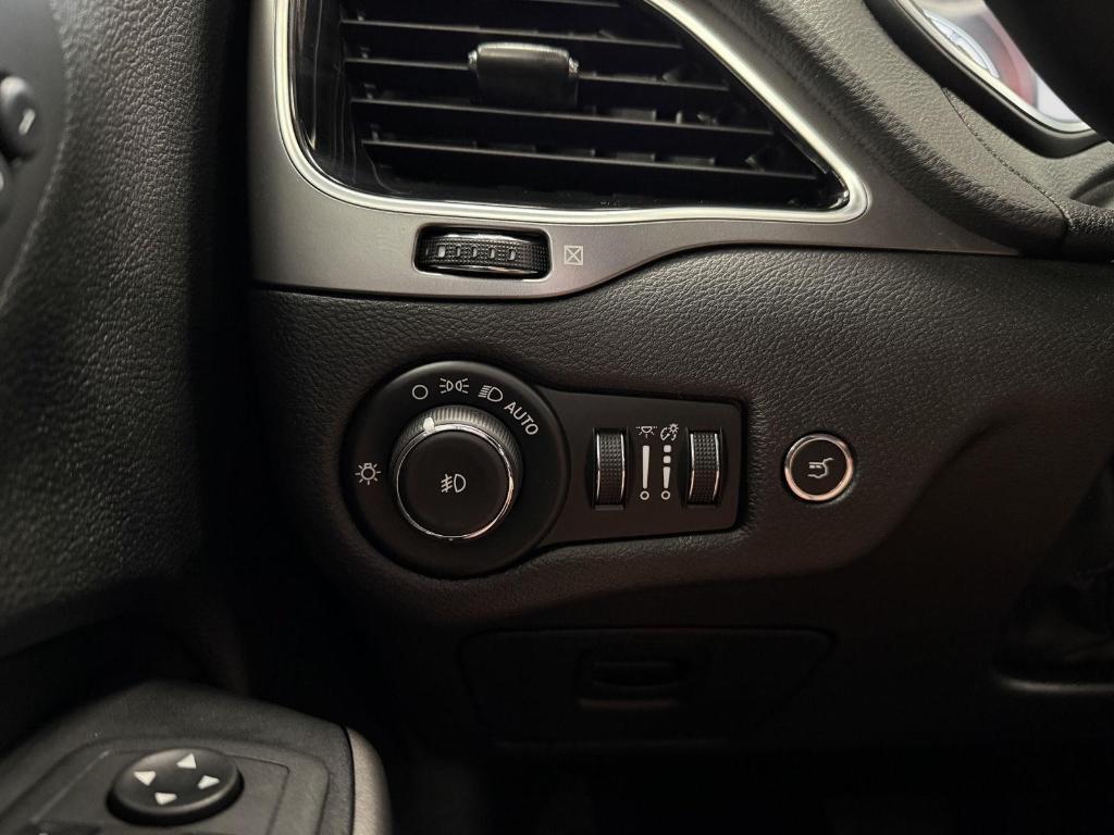 used 2020 Jeep Cherokee car, priced at $17,987