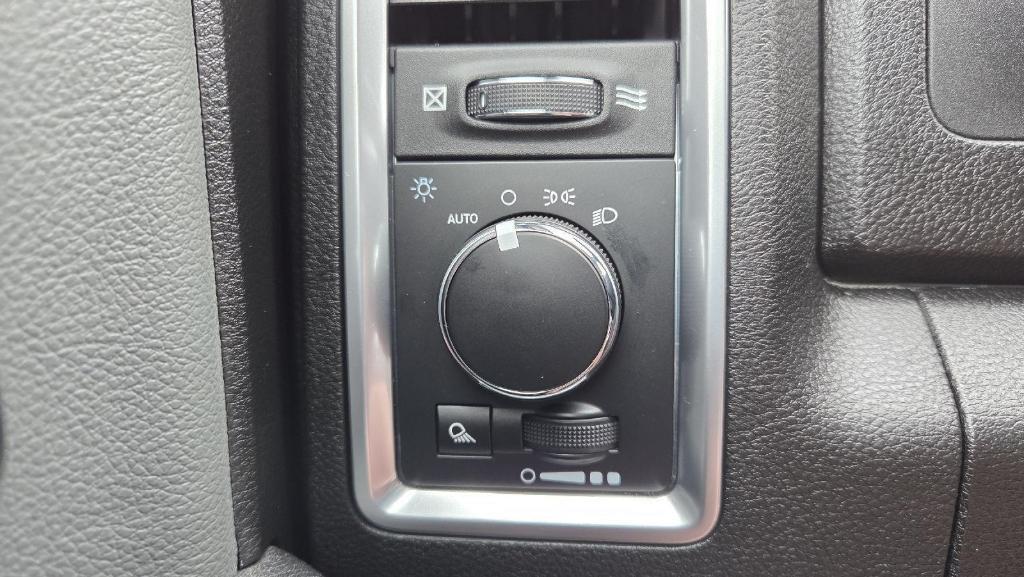 used 2021 Ram 1500 Classic car, priced at $25,587