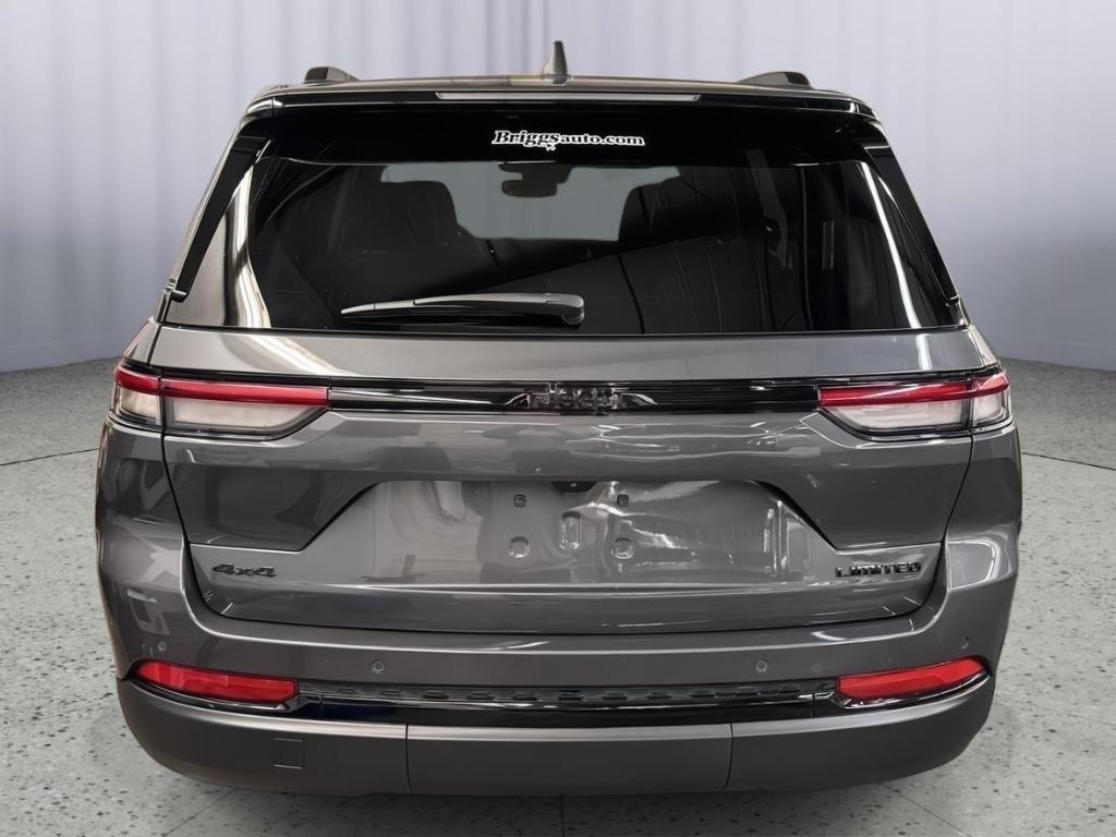 used 2024 Jeep Grand Cherokee car, priced at $41,987