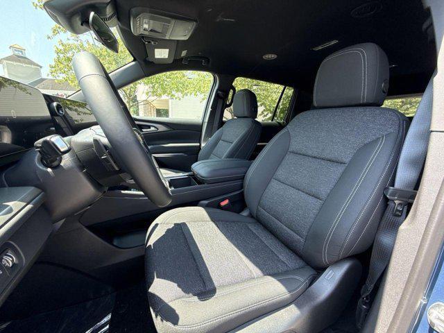 new 2025 Chevrolet Traverse car, priced at $43,550