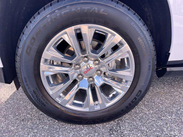 used 2025 GMC Yukon XL car, priced at $79,400