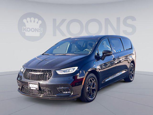 used 2022 Chrysler Pacifica Hybrid car, priced at $27,250