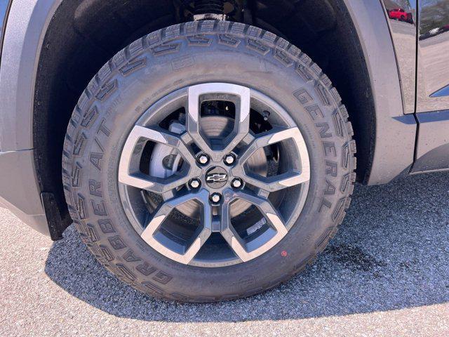 new 2025 Chevrolet Equinox car, priced at $32,345