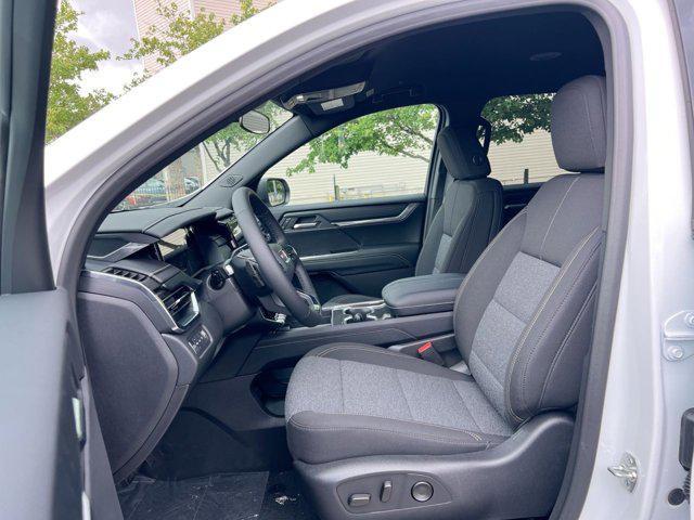 new 2025 GMC Acadia car, priced at $42,272