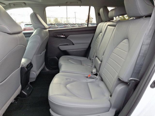 used 2022 Toyota Highlander car, priced at $32,839