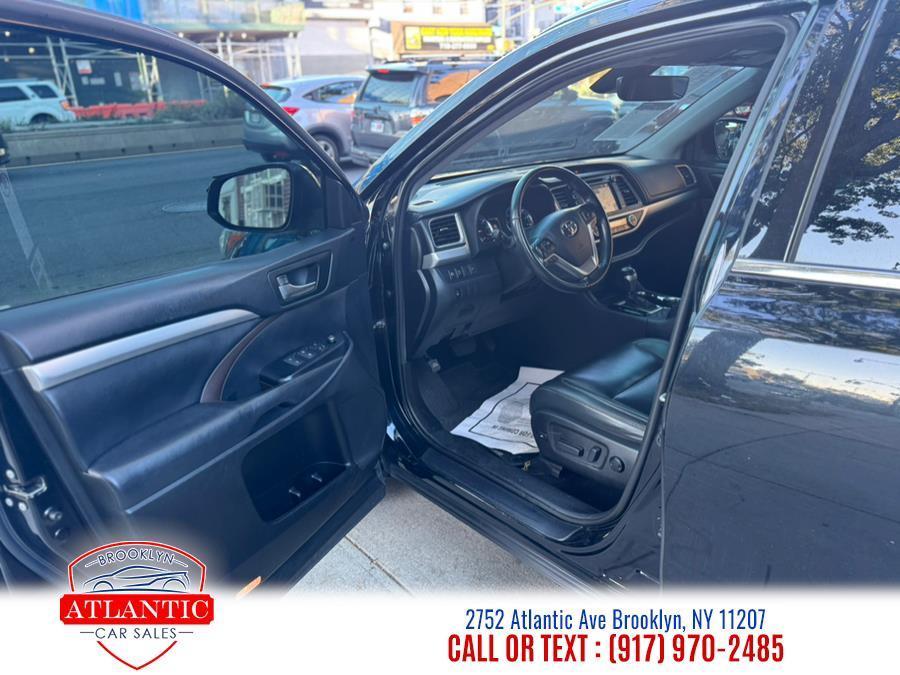 used 2019 Toyota Highlander car, priced at $24,999