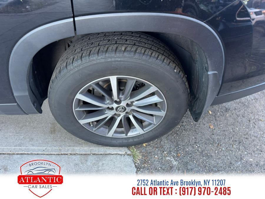 used 2019 Toyota Highlander car, priced at $24,999