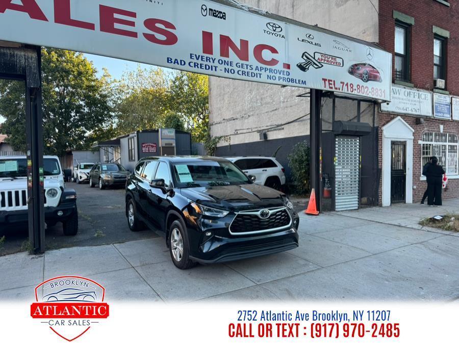 used 2023 Toyota Highlander car, priced at $25,999