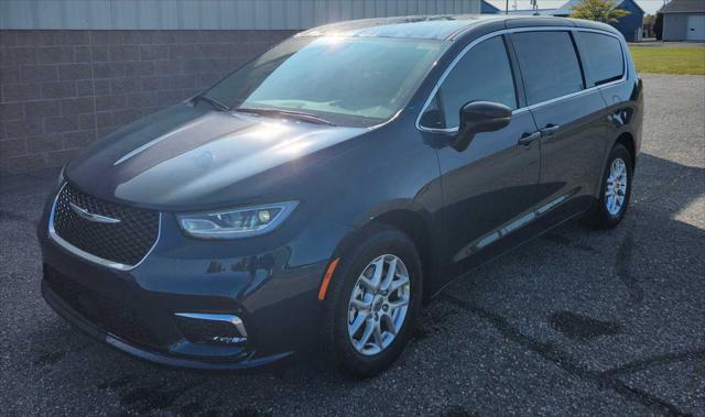 new 2025 Chrysler Pacifica car, priced at $45,920