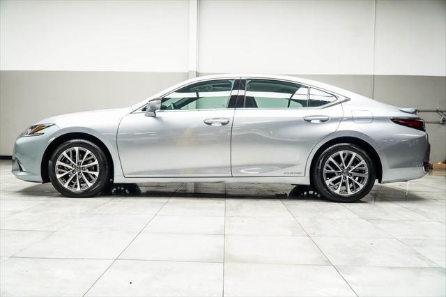 used 2022 Lexus ES 300h car, priced at $31,900