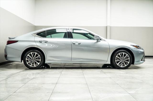 used 2022 Lexus ES 300h car, priced at $31,900