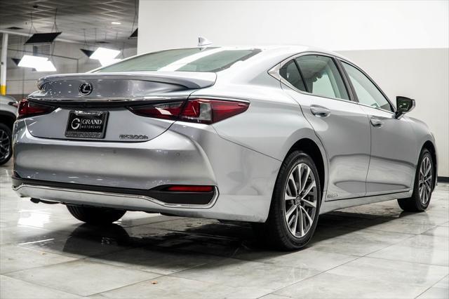 used 2022 Lexus ES 300h car, priced at $31,900