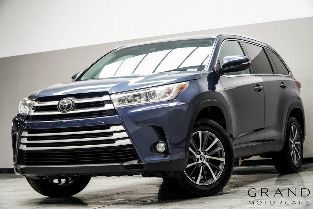 used 2019 Toyota Highlander car, priced at $21,484