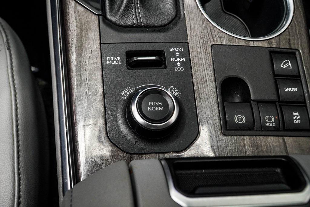 used 2023 Toyota Highlander car, priced at $39,832