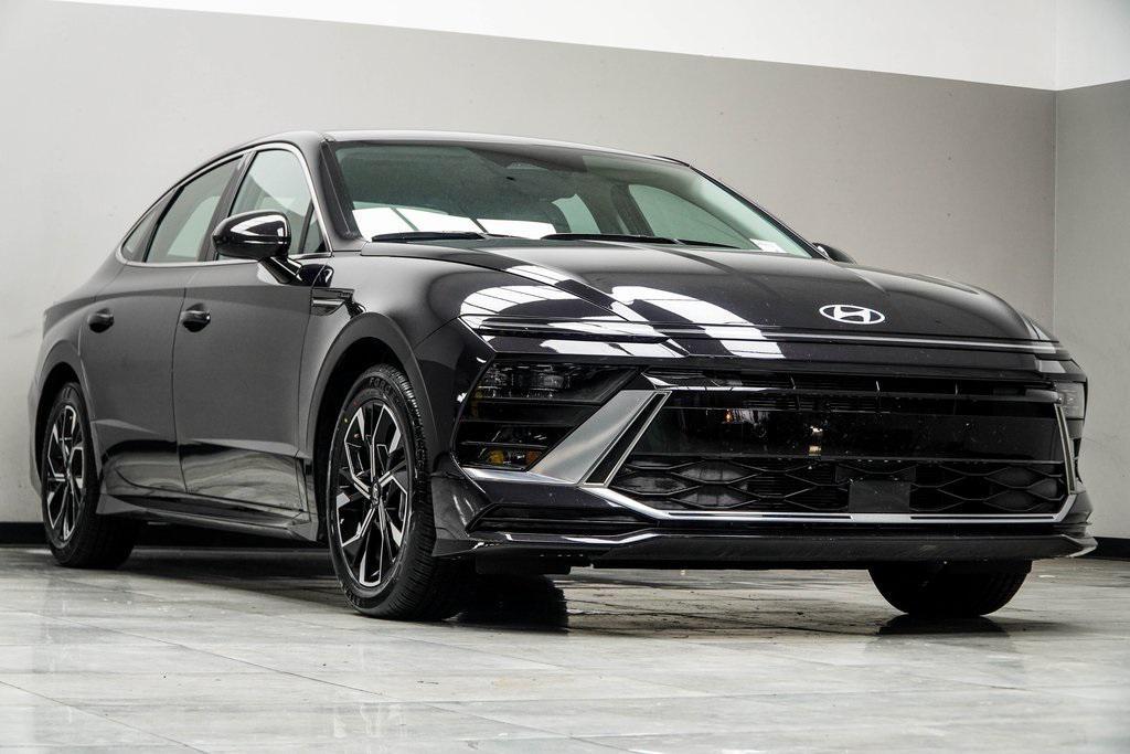 used 2025 Hyundai Sonata car, priced at $21,355