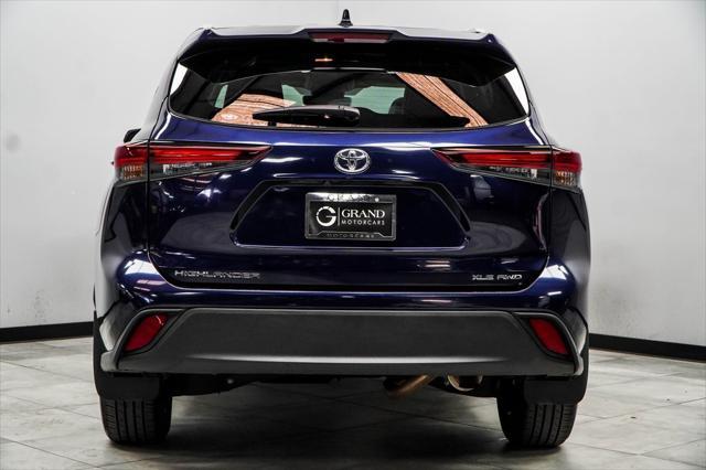 used 2024 Toyota Highlander car, priced at $40,739