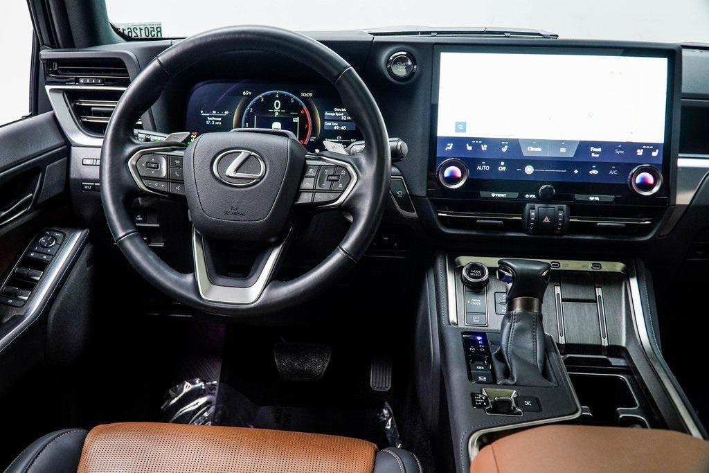 used 2024 Lexus GX 550 car, priced at $88,701