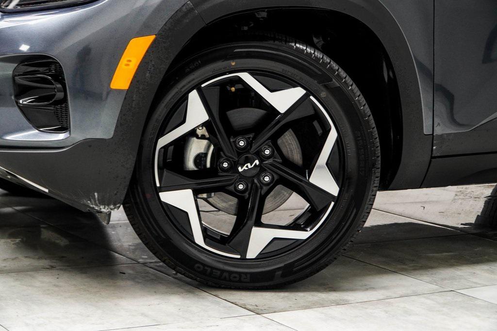 used 2025 Kia Seltos car, priced at $20,923