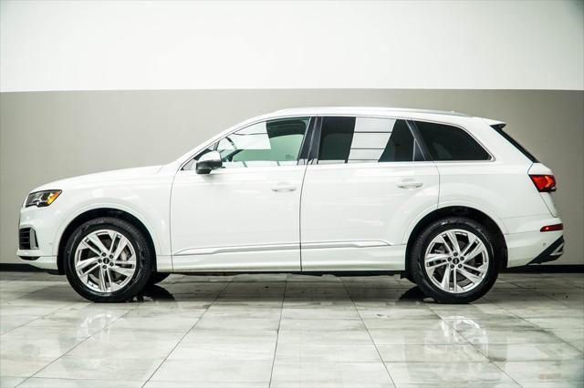 used 2023 Audi Q7 car, priced at $40,900